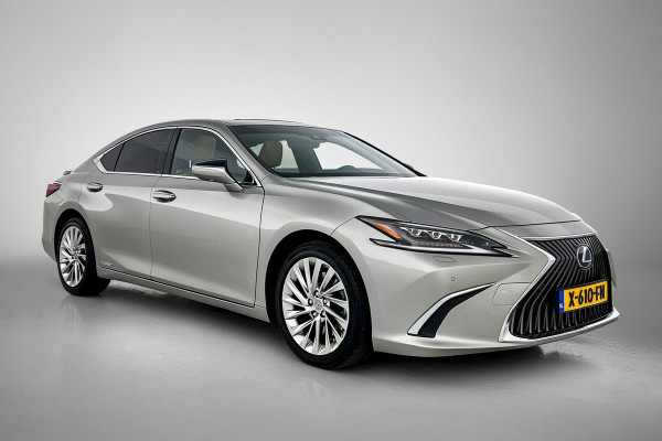 Lexus ES 300h President Line(Perfect onderH, Panorama, Stoel VerW+ Koeling, StuurV, Camera, PDC, Etc)