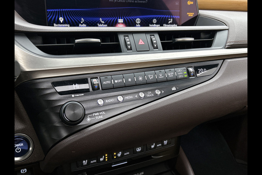 Lexus ES 300h President Line(Perfect onderH, Panorama, Stoel VerW+ Koeling, StuurV, Camera, PDC, Etc)
