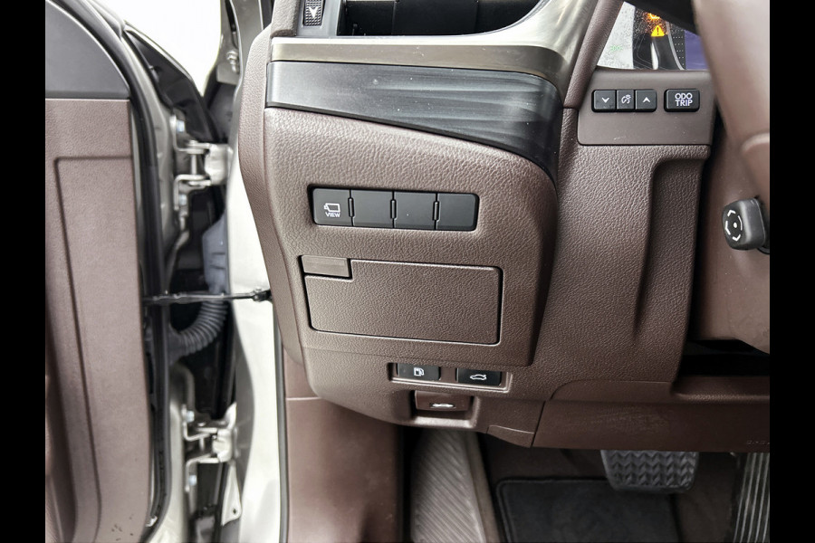 Lexus ES 300h President Line(Perfect onderH, Panorama, Stoel VerW+ Koeling, StuurV, Camera, PDC, Etc)