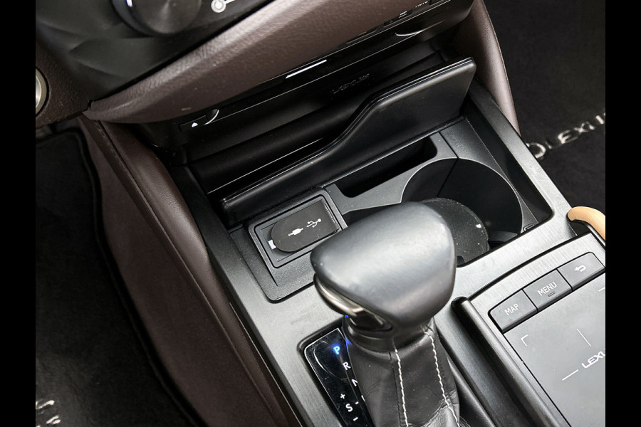 Lexus ES 300h President Line(Perfect onderH, Panorama, Stoel VerW+ Koeling, StuurV, Camera, PDC, Etc)
