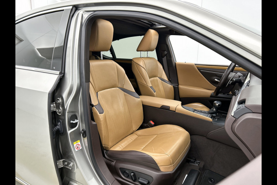 Lexus ES 300h President Line(Perfect onderH, Panorama, Stoel VerW+ Koeling, StuurV, Camera, PDC, Etc)