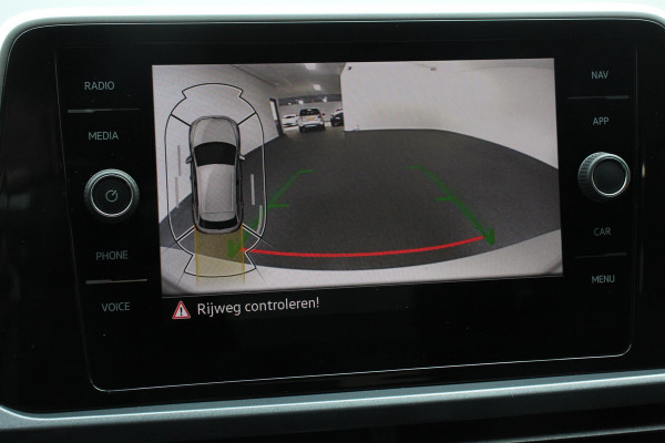 Volkswagen T-Roc 1.5 TSI 150pk DSG Style | Navigatie | Apple Carplay/Android Auto | Parkeersensoren | Camera | Adaptive Cruise Control | Digitale cockpit | Park Assist | Stoel- en stuurverwarming | Elektrische achterklep | LED-koplampen