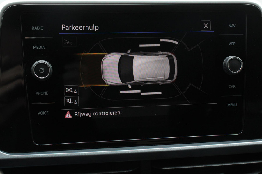 Volkswagen T-Roc 1.5 TSI 150pk DSG Style | Navigatie | Apple Carplay/Android Auto | Parkeersensoren | Camera | Adaptive Cruise Control | Digitale cockpit | Park Assist | Stoel- en stuurverwarming | Elektrische achterklep | LED-koplampen