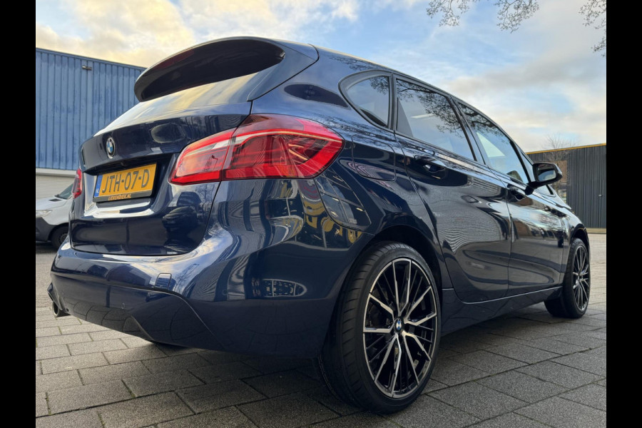 BMW 2 Serie Active Tourer 216i Advantage - Panorama dak I Navigatie I Airco I PDC /Achteruitrij camera I Sport velgen I Dealer ond