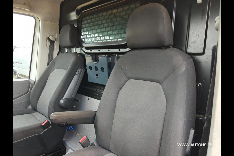 Volkswagen Crafter 35 2.0 TDI L3H3 EL Highline , Euro 6 , 1e Eig. 3000 KG trekkracht , mooie bus , cruise , camera.