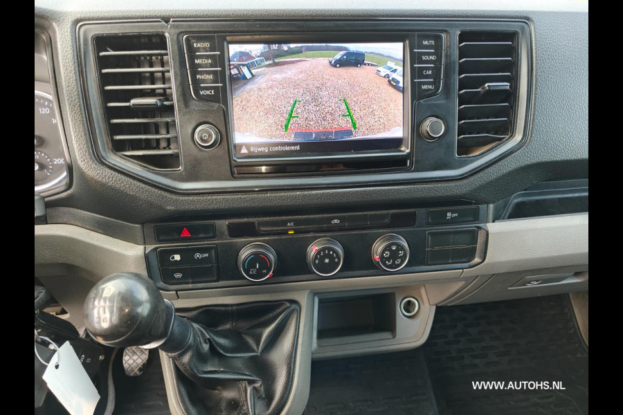 Volkswagen Crafter 35 2.0 TDI L3H3 EL Highline , Euro 6 , 1e Eig. 3000 KG trekkracht , mooie bus , cruise , camera.