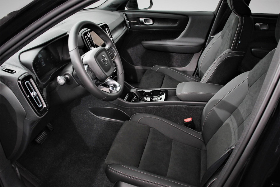 Volvo XC40 1.5 T5 Plug-in hybrid Ultimate Dark PHEV | Electrisch Glazen Panorama dak | Navigatie | Dab | Led | Adaptive Cruise Control | Camera | Parkeer sensoren