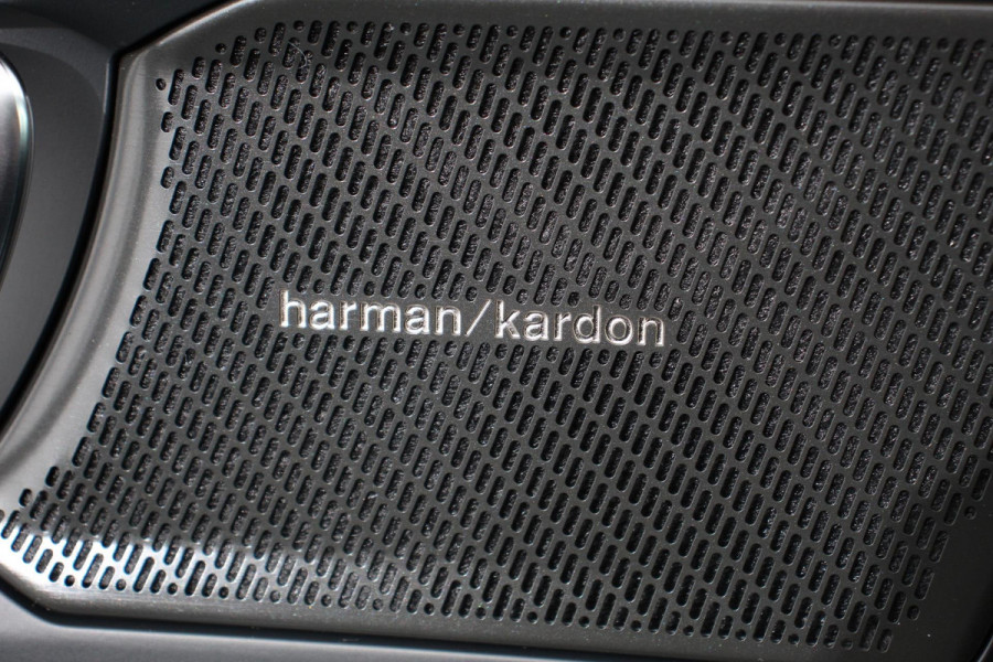 Volvo XC40 1.5 T5 Plug-in hybrid Ultimate Dark PHEV | Electrisch Glazen Panorama dak | Navigatie | Dab | Led | Adaptive Cruise Control | Camera | Parkeer sensoren