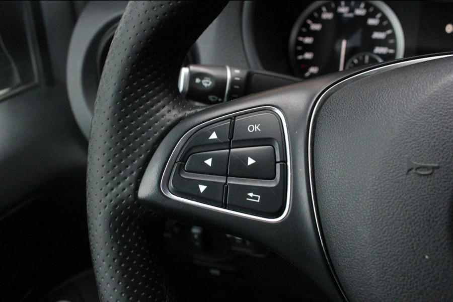 Mercedes-Benz Vito 136PK LANG JB- EDITION FULL BLACK / AMG / SPOILER / VERLAGINGSVEREN / NAVIGATIE / SIDE- BARS / FULL / NAVIGATIE
