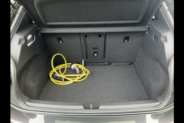 Volkswagen ID.3 First Plus 58 kWh SOH 91% Adap.Cruise Stoel/Stuurverw Carplay 100% Elektrisch NL-Auto!