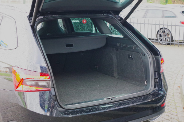 Škoda Superb Combi 1.4 TSI iV 218 PK Sportline BNS PHEV, 4 x Stoelverwarming, 360 Camera, DCC,