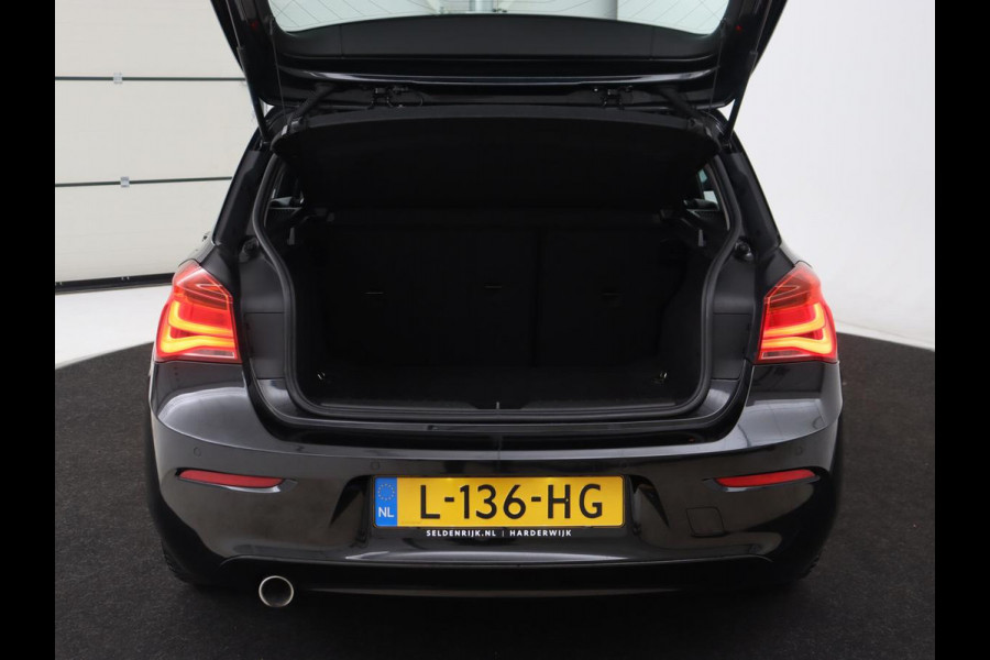BMW 1-serie 116d | Navigatie | Parkeerhulp | Airco | Cruise control | Bluetooth | Keyless Start