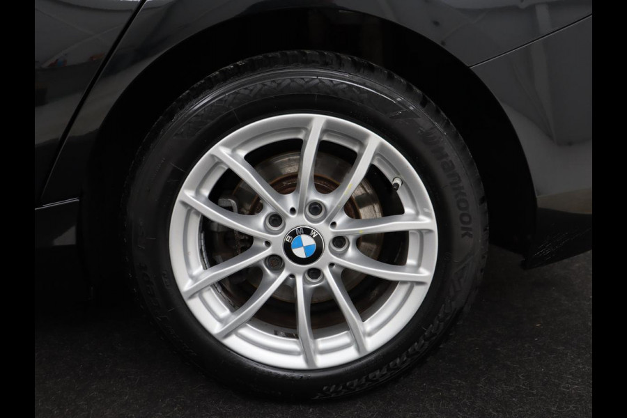 BMW 1-serie 116d | Navigatie | Parkeerhulp | Airco | Cruise control | Bluetooth | Keyless Start