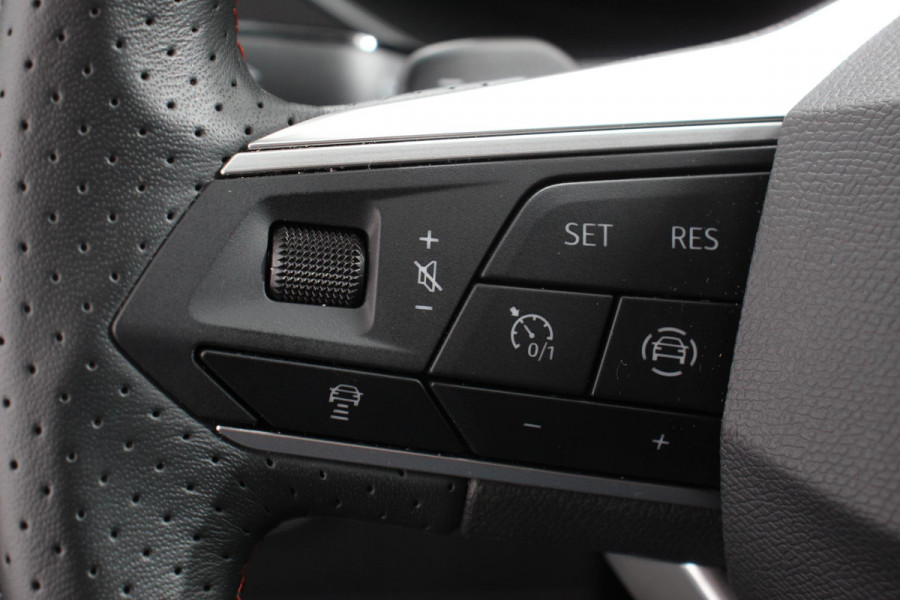 Seat Tarraco 1.5 TSI 150pk FR DSG 7p. | Navigatie | Apple Carplay/Android Auto | Camera | Parkeer sensoren | Digitale Cockpit | Lichtmetalen velgen | Stoelverwarming | Stoel bestuurder electrisch verstelbaar