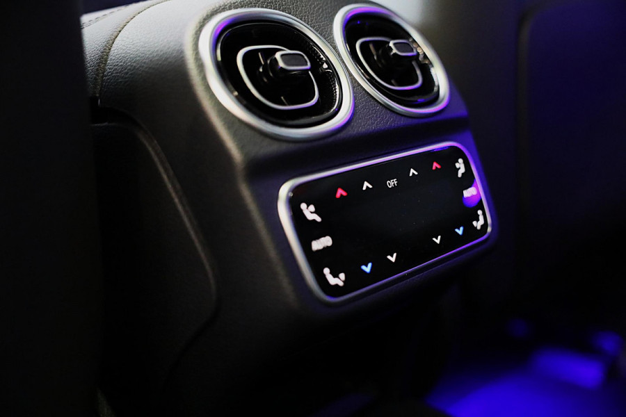 Mercedes-Benz C-Klasse 300 e AMG 63 Look / Burmester / Head Up / 360 Camera / Acc / Elek Stoelen / Full Leder / Open Pano / 20 Inc