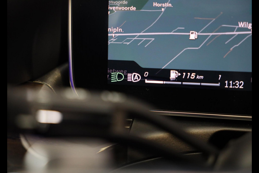 Mercedes-Benz C-Klasse 300 e AMG 63 Look / Burmester / Head Up / 360 Camera / Acc / Elek Stoelen / Full Leder / Open Pano / 20 Inc