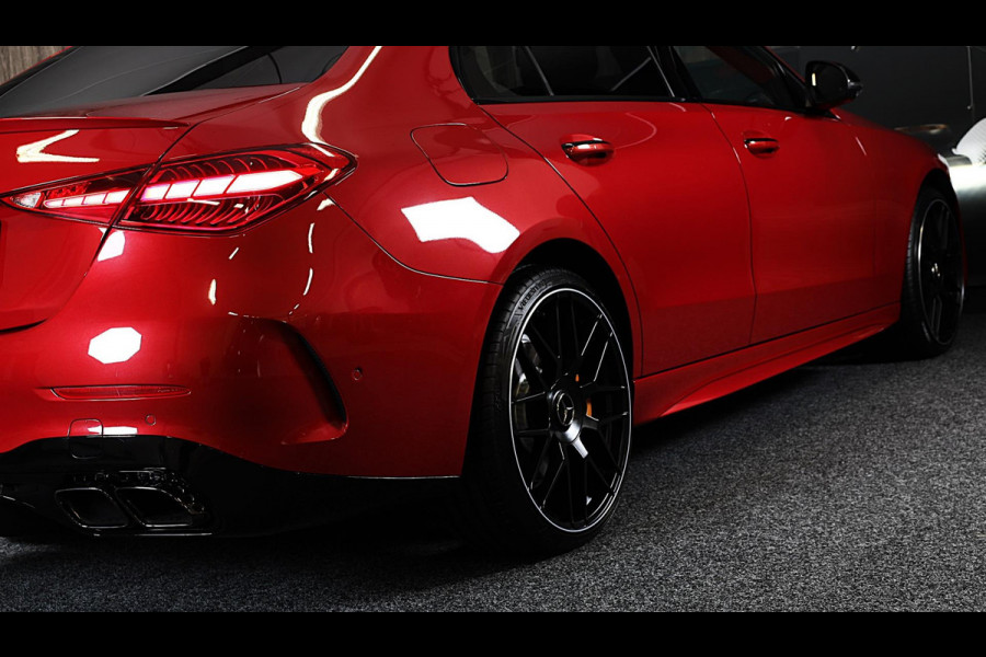Mercedes-Benz C-Klasse 300 e AMG 63 Look / Burmester / Head Up / 360 Camera / Acc / Elek Stoelen / Full Leder / Open Pano / 20 Inc