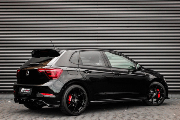 Volkswagen Polo 1.0 TSI 110PK DSG R-LINE / FULL BLACK / VERLAGINGSVEREN / APPLE CARPLAY / LED KOPLAMPEN / DIGITAL DASCH / MAXTON