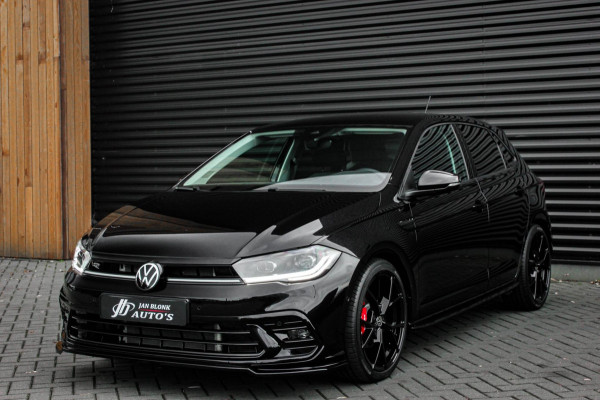 Volkswagen Polo 1.0 TSI 110PK DSG R-LINE / FULL BLACK / VERLAGINGSVEREN / APPLE CARPLAY / LED KOPLAMPEN / DIGITAL DASCH / MAXTON