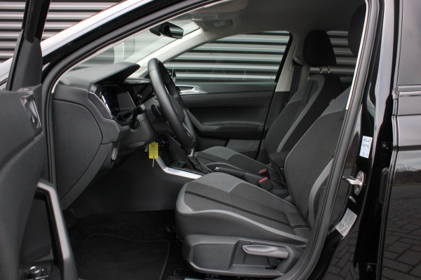 Volkswagen Polo 1.0 TSI 110PK DSG R-LINE / FULL BLACK / VERLAGINGSVEREN / APPLE CARPLAY / LED KOPLAMPEN / DIGITAL DASCH / MAXTON