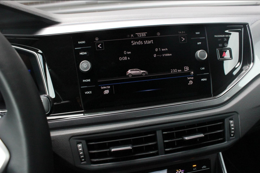 Volkswagen Polo 1.0 TSI 110PK DSG R-LINE / FULL BLACK / VERLAGINGSVEREN / APPLE CARPLAY / LED KOPLAMPEN / DIGITAL DASCH / MAXTON