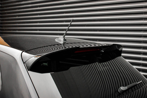 Volkswagen Polo 1.0 TSI 110PK DSG R-LINE / FULL BLACK / VERLAGINGSVEREN / APPLE CARPLAY / LED KOPLAMPEN / DIGITAL DASCH / MAXTON