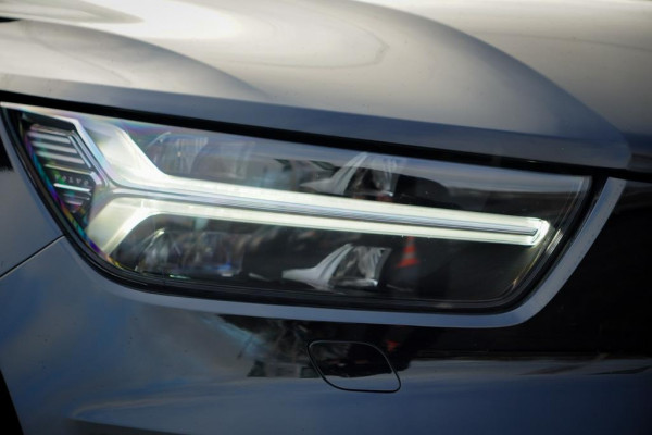 Volvo XC40 Recharge P8 AWD R-Design / Pano / Trehkaak / 19'' / Incl BTW