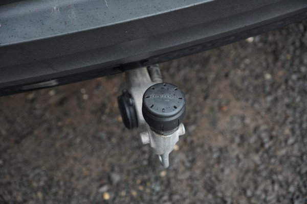 Volvo XC40 Recharge P8 AWD R-Design / Pano / Trehkaak / 19'' / Incl BTW