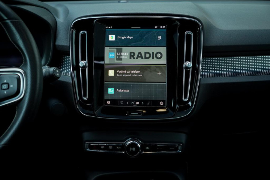 Volvo XC40 Recharge P8 AWD R-Design / Pano / Trehkaak / 19'' / Incl BTW