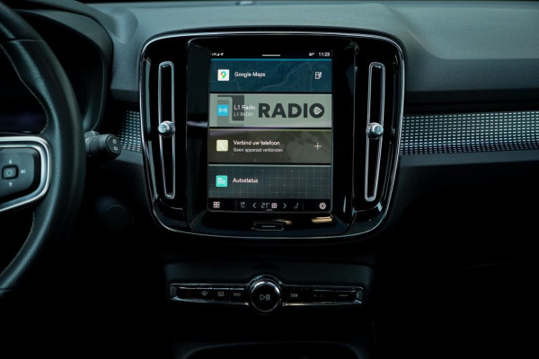 Volvo XC40 Recharge P8 AWD R-Design / Pano / Trehkaak / 19'' / Incl BTW