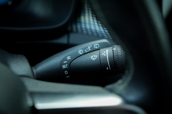 Volvo XC40 Recharge P8 AWD R-Design / Pano / Trehkaak / 19'' / Incl BTW