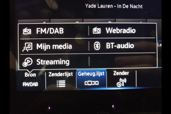 Volkswagen Polo 1.0 TSI Life DSG Nieuw model ! | Navigatie | Apple Carplay/Android | Digitale Cockpit | Airco | Parkeer sensoren V+A | LED | Lichtmetalen Velgen