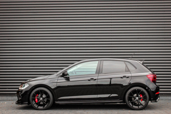 Volkswagen Polo 1.0 TSI 110PK DSG R-LINE / FULL BLACK / VERLAGINGSVEREN / APPLE CARPLAY / LED KOPLAMPEN / DIGITAL DASCH / MAXTON