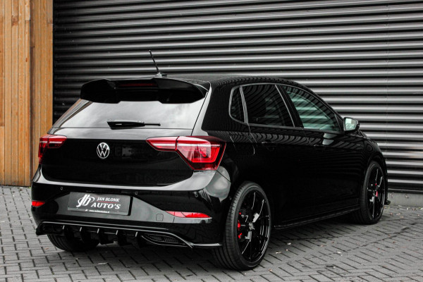 Volkswagen Polo 1.0 TSI 110PK DSG R-LINE / FULL BLACK / VERLAGINGSVEREN / APPLE CARPLAY / LED KOPLAMPEN / DIGITAL DASCH / MAXTON