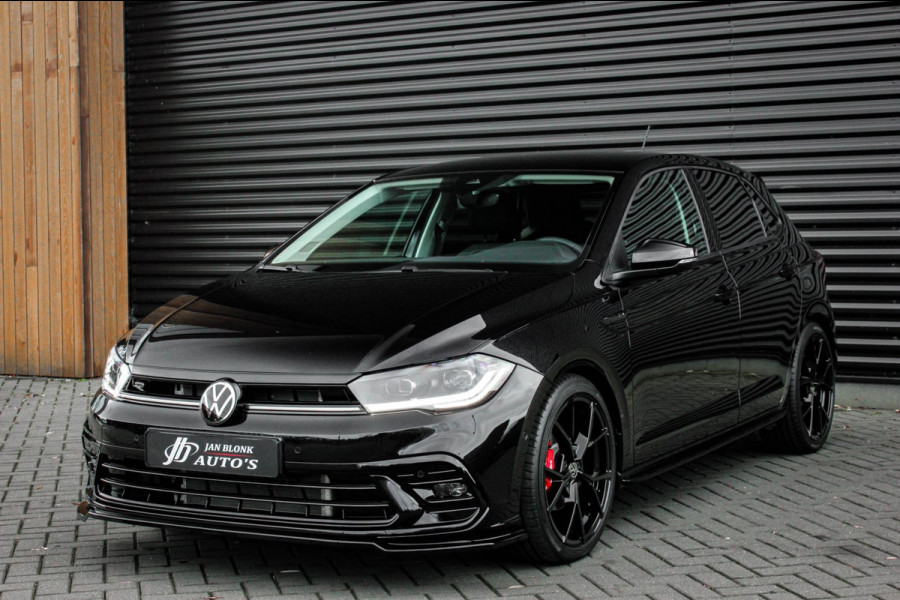 Volkswagen Polo 1.0 TSI 110PK DSG R-LINE / FULL BLACK / VERLAGINGSVEREN / APPLE CARPLAY / LED KOPLAMPEN / DIGITAL DASCH / MAXTON