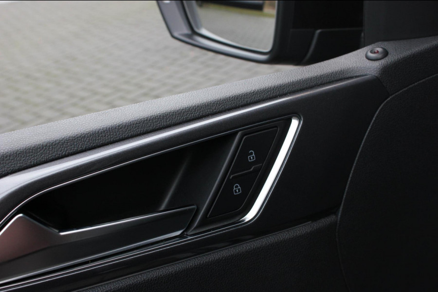 Volkswagen Polo 1.0 TSI 110PK DSG R-LINE / FULL BLACK / VERLAGINGSVEREN / APPLE CARPLAY / LED KOPLAMPEN / DIGITAL DASCH / MAXTON