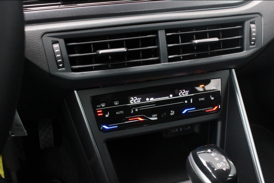 Volkswagen Polo 1.0 TSI 110PK DSG R-LINE / FULL BLACK / VERLAGINGSVEREN / APPLE CARPLAY / LED KOPLAMPEN / DIGITAL DASCH / MAXTON
