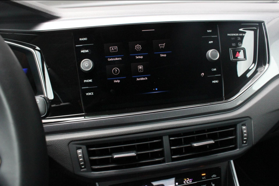 Volkswagen Polo 1.0 TSI 110PK DSG R-LINE / FULL BLACK / VERLAGINGSVEREN / APPLE CARPLAY / LED KOPLAMPEN / DIGITAL DASCH / MAXTON