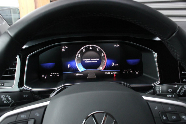 Volkswagen Polo 1.0 TSI 110PK DSG R-LINE / FULL BLACK / VERLAGINGSVEREN / APPLE CARPLAY / LED KOPLAMPEN / DIGITAL DASCH / MAXTON