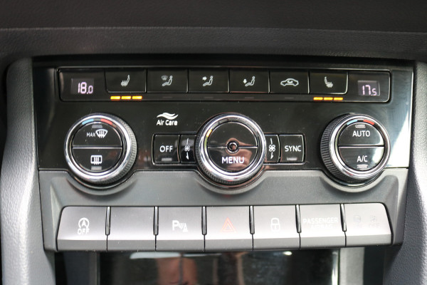 Škoda Karoq 1.5 TSI ACT Business Edition Autom Navi Pdc Ecc T-haak Bj:2020