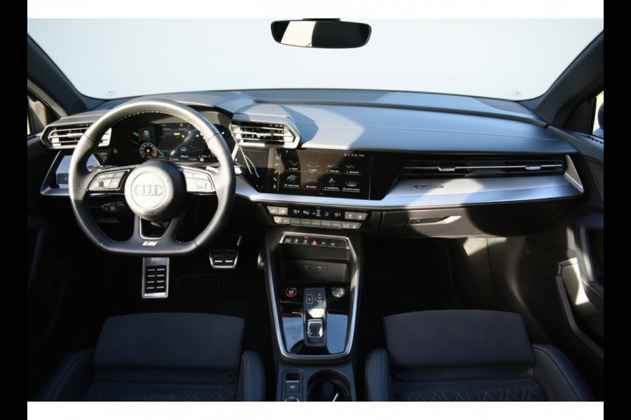 Audi S3 Sportback 2.0 TFSI S3 QUATTRO 310PK S-TRONIC S3-SPORT CAMERA/LEDER/CARPLAY FABRIEKS GARANTIE