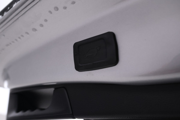 Toyota RAV4 2.5 Hybrid AWD Bi-Tone bomvol en awd!