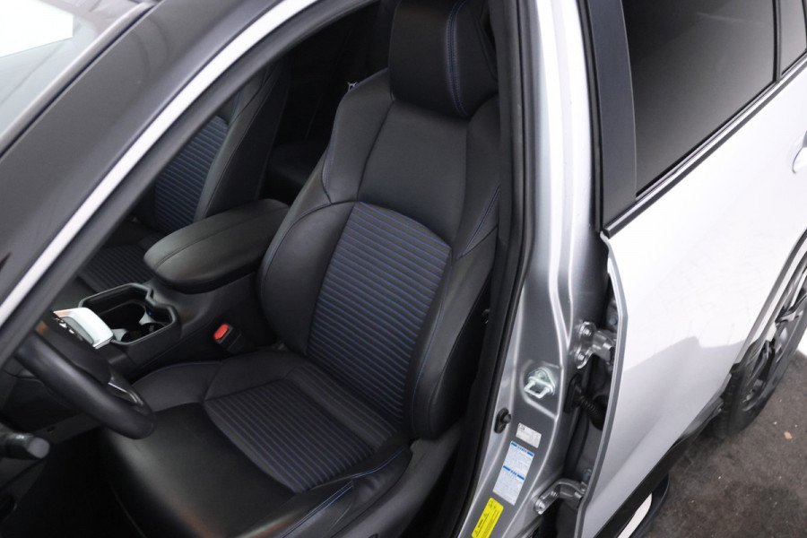 Toyota RAV4 2.5 Hybrid AWD Bi-Tone bomvol en awd!