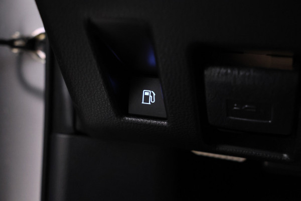 Toyota RAV4 2.5 Hybrid AWD Bi-Tone bomvol en awd!