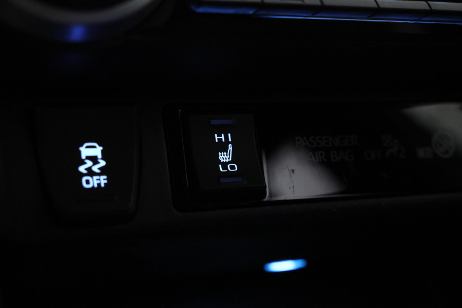 Toyota RAV4 2.5 Hybrid AWD Bi-Tone bomvol en awd!