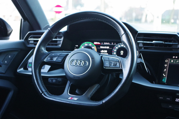 Audi A3 Sportback 40 TFSI e 204 PK S-Line Edition, Panoramadak, Sportstoelen, Camera, Adap. Cruise Control