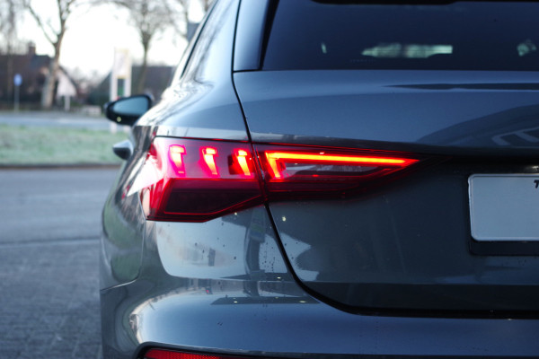 Audi A3 Sportback 40 TFSI e 204 PK S-Line Edition, Panoramadak, Sportstoelen, Camera, Adap. Cruise Control