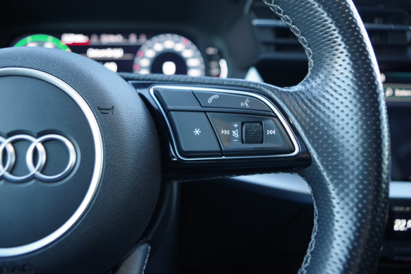 Audi A3 Sportback 40 TFSI e 204 PK S-Line Edition, Panoramadak, Sportstoelen, Camera, Adap. Cruise Control