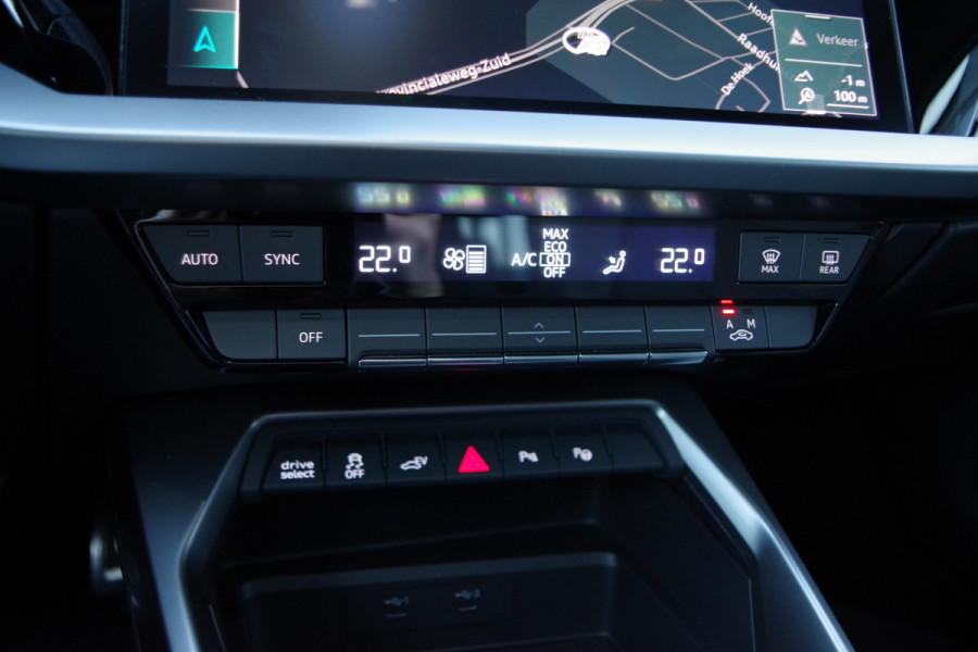 Audi A3 Sportback 40 TFSI e 204 PK S-Line Edition, Panoramadak, Sportstoelen, Camera, Adap. Cruise Control