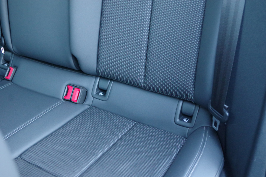 Audi A3 Sportback 40 TFSI e 204 PK S-Line Edition, Panoramadak, Sportstoelen, Camera, Adap. Cruise Control